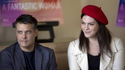 El director de cine chileno, Sebastián Lelio (i), y a la actriz Daniela Vega, de la película 'Una mujer fantástica'. EFE/Archivo