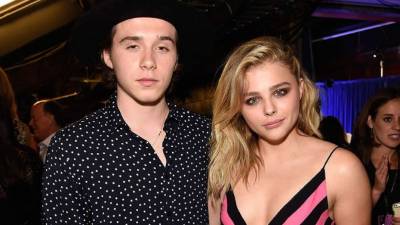 Brooklyn Beckham y la actriz Chloë Grace Moretz.