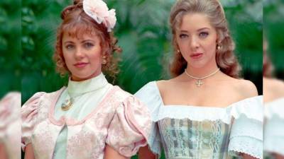 Junto a su mensaje Ana Colchero compartió una foto junto a Edith González durante las grabaciones de la telenovela 'Corazón Salvaje' en 1993.