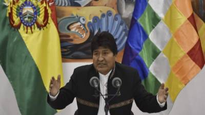 El presidente y candidato presidencial de Bolivia, Evo Morales, habla durante una conferencia de prensa en la Casa Grande del Pueblo. Foto AFP