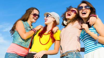 Una buena relación de amistad incluye estrategias para resolver los malos entendidos.