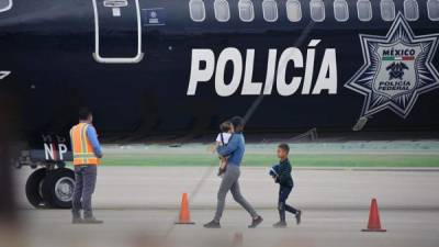 Un total de 23.811 hondureños indocumentados han sido retornados a su país durante el primer semestre, lo que supone un 59,6 % menos con respecto a los 58.969 deportados en el mismo periodo de 2019, según un informe del Observatorio Consular y Migratorio de Honduras.