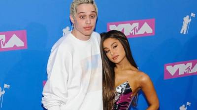 NEW YORK, NY - AUGUST 20: Pete Davison and Ariana Grande attend the 2018 MTV Video Music Awards at Radio City Music Hall on August 20, 2018 in New York City. Nicholas Hunt/Getty Images for MTV/AFP