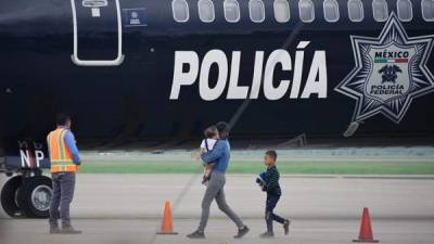 Las autoridades migratorias de México deportaron a 172 hondureños y las de Estados Unidos a 135, indicó el Instituto de Migración en sus redes sociales.