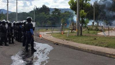 Tras varias horas de paralización del tráfico las autoridades informaron que la situación está controlada.