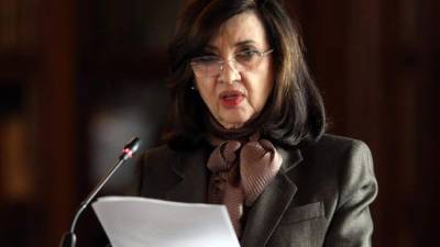 Fotografía de archivo fechada el 25 de febrero de 2021 que muestra a la canciller de Colombia, Claudia Blum, durante una rueda de prensa en Bogotá (Colombia).