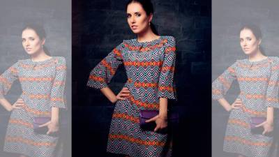 Conviene destacar que los complementos son importantes y sirven para complementar el atuendo.