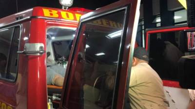 Ambulancias del Cuerpo de Bomberos trasladaron a los heridos al hospital Escuela de Tegucigalpa.
