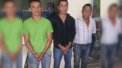 Los sujetos detenidos por la Policía en Macuelizo.