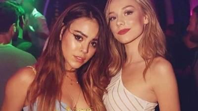 Danna Paola y Ester Expósito bailaron al ritmo de J Balvin.
