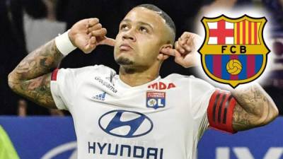 Memphis Depay había sido vinculado como posible fichaje del Barcelona.