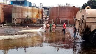 Tras el incidente, el Cuerpo de Bomberos llegó a inspeccionar el lugar.