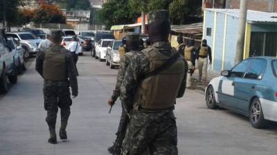 Elementos de la Policía Militar apoyan las ordenes del Ministerio Público en Tegucigalpa.