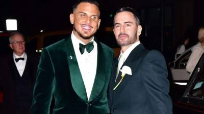 Marc Jacobs (d) y su ahora esposo Char DeFrancesco.