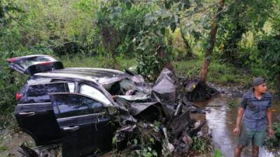 El vehículo terminó cayendo a una hondonada en el sector de La Leona.