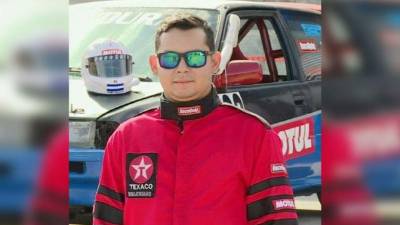 El piloto se conducía junto a su hermano a bordo de un pick up Toyota Hilux.