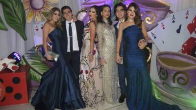 Antonella Kafati, Napoleón Larach, Estela Bueso, Estefanía Simán, Esteban Larach e Issabella Jaar.