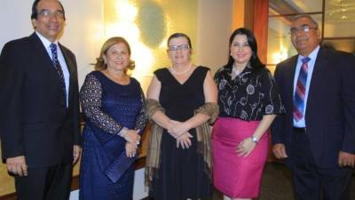 Víctor Manuel Rodríguez, Gloria Flores de Galeano, Aqua Castro de Milla, Francia Quintana y Ricardo Irías.