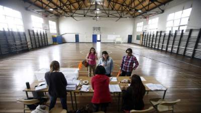 Los primeros comicios en que podrán votar los chilenos residentes en el exterior, hay unos 13,5 millones de electores habilitados para votar. EFE/Archivo