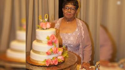 Lucila Adela Ramírez fue sorprendida en la fiesta preparada por sus hijos.