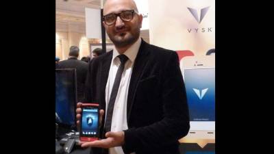 'El lujo no es una necesidad pero es una manera de sobresalir', dijo Bob Hatefi, director ejecutivo de Lamborghini Mobil.