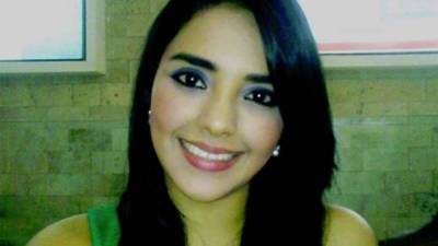 Paola Paz de 18 años es presentadora de un programa cristiano en Suyapa Tv.