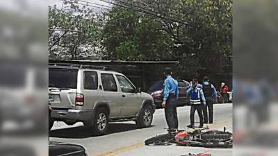 La Policía en la escena del fatal accidente.