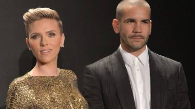 La pareja se separa después de dos años juntos.