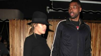 Khloé Kardashian y Tristan Thompson en una foto de archivo. Foto Showbiz.