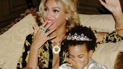Tenemos la prueba irrefutable. Blue Ivy puede que tenga los genes de sus papás, Beyoncé y Jay Z, pero no se puede negar que es el reflejo casi exacto de su madre.