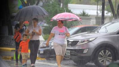 El domingo y lunes se recomienda salir con paraguas y conducir con precaución.