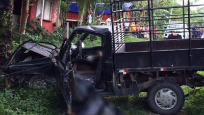 Los cuerpos quedaron en el interior del vehículo.