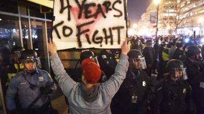 Decenas de protestas contra Trump se realizan por todo el mundo desde la noche del jueves. Video AFP.