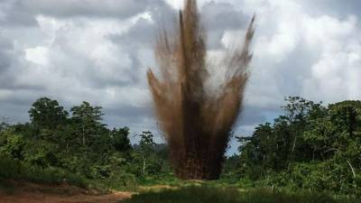 Narcopista destruida en Honduras. Foto de archivo.