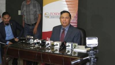 Mauricio Díaz Burdett, director del Fosdeh, en la conferencia de prensa de hace dos días.