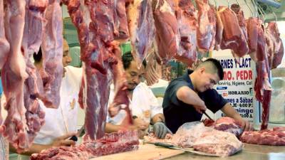 En Honduras, una libra de carne de res ronda los L70 y la de pollo los L25. Eso hace la diferencia a la hora de comprar.