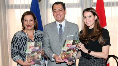 Rossana Guevara, Guillermo Gonzales Arica y María Andrea Matamoros.