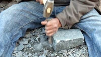 El presidente de Honduras pidió hace unos días que pusieran a los reos a picar piedra.