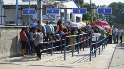 Imagen de archivo de hondureños buscando empleo.