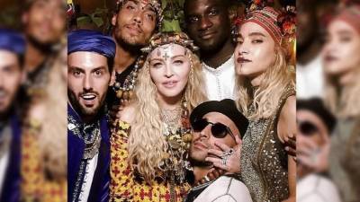 Por cosas del destino la reina del pop celebró hoy sus 60 años, mientras el mundo despedía a la reina de soul, Aretha Franklin.