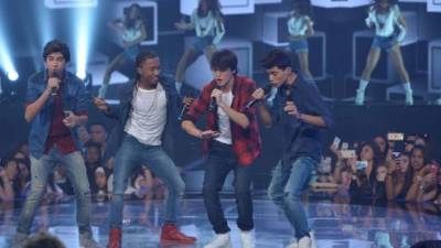 El hondureño de 17 años sabe como bailar y sacar de este talento lo mejor en La Banda