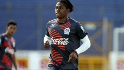 Carlo Costly durante el entrenamiento de este viernes en el estadio Nacional.