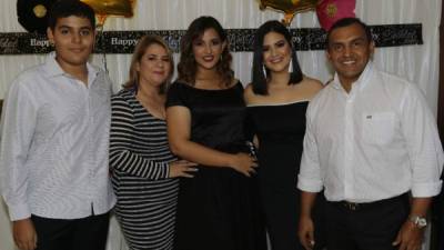 Daniel, Marlene, Luz, Alejandra y Edgardo Cardona.