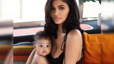 Kylie Jenner y su hija, Stormi Webster. Foto redes.