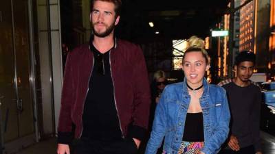 Liam Hemsworth y Miley Cyrus. Foto archivo Showbiz