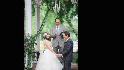 A Daniela Morán y Pedro Pérez los casó el pastor Félix Del Monte.