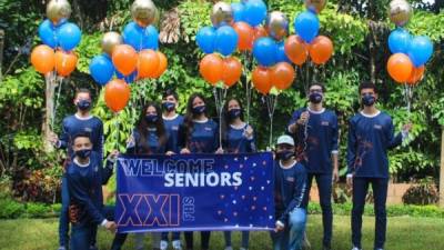 Con pancartas y globos en los colores alusivos a la institución, los chicos realizaron una entrada simbólica.