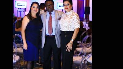 Linda Robelo, Anthony Corvin y Waleska Fajardo fueron anfitriones de la noche de conocimiento y diseño.