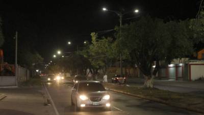 La Enee con el proyecto Honduras Brilla iluminó por completo el bulevar hacia la Cervecería.