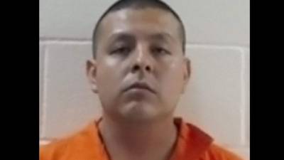 El agente es acusado del asesinato de un hondureño y de colaborar con el cartel del Golfo en el tráfico de drogas.